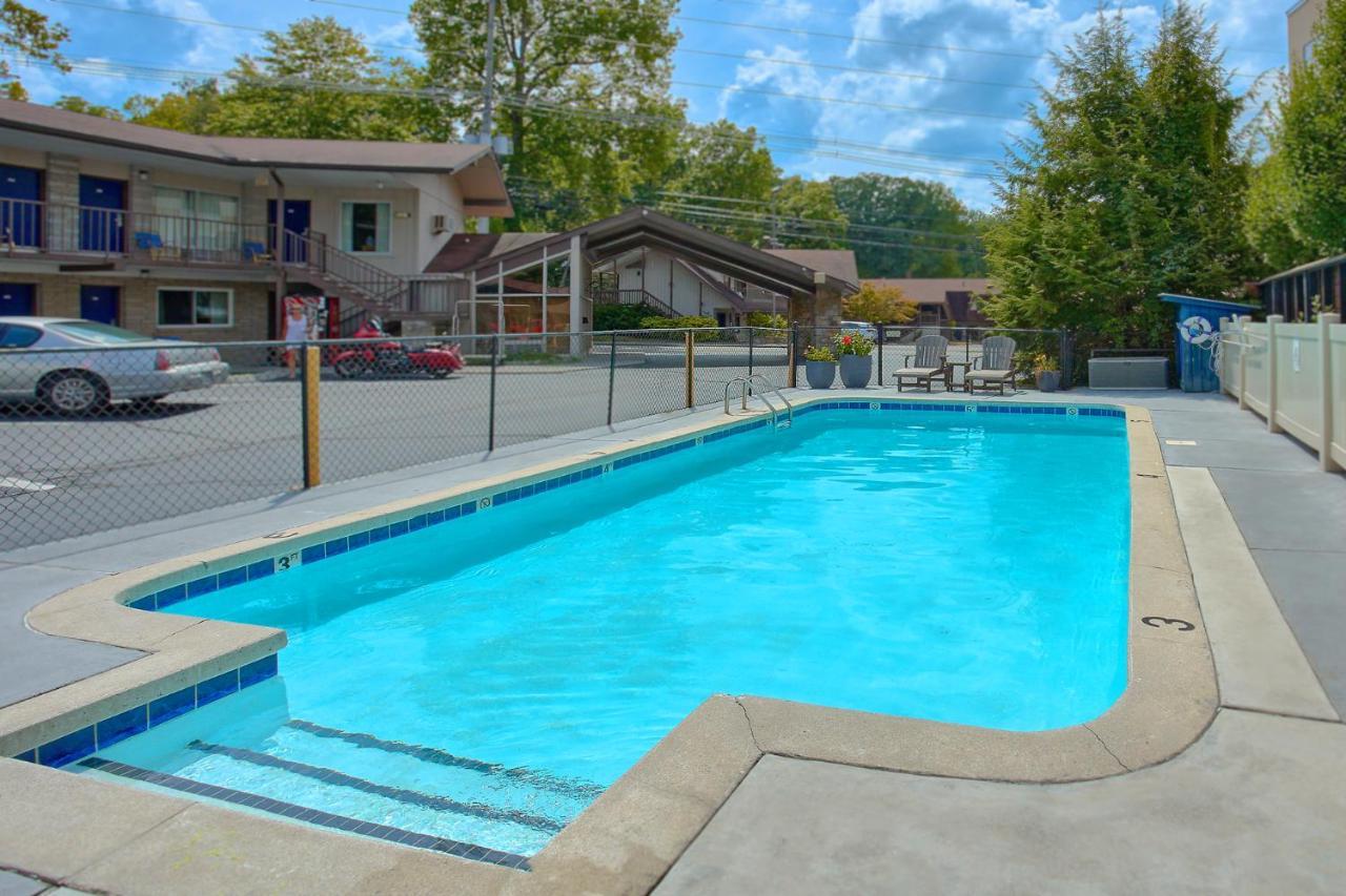 Sidney James Mountain Lodge Gatlinburg Bagian luar foto